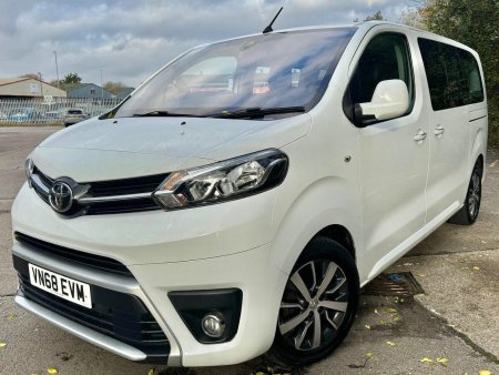 TOYOTA PROACE VERSO 2.0D Family Medium MPV Auto MWB Euro 6 (s/s) 5dr (8 Seat)